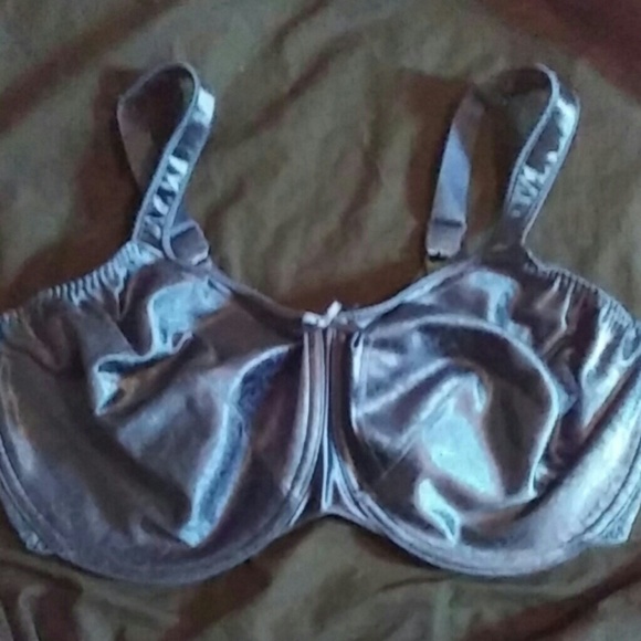 Bali Other - NWOT Full Coverage Unlined Bra
